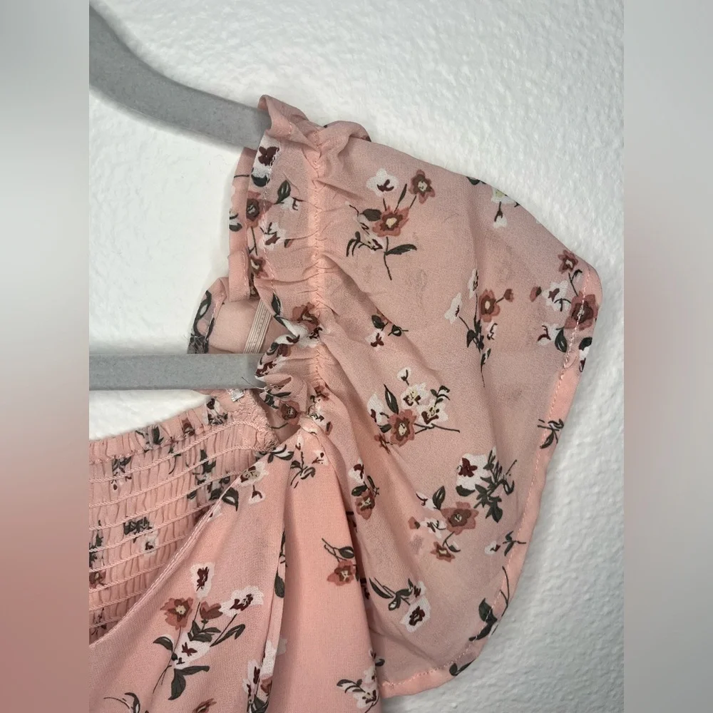 Lulu's Women’s Pink Floral Romper with Flutter Sleeves - Picture 6 of 8